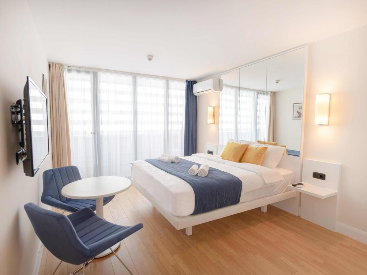 Stylish In Orbi City With Sea View Apartament