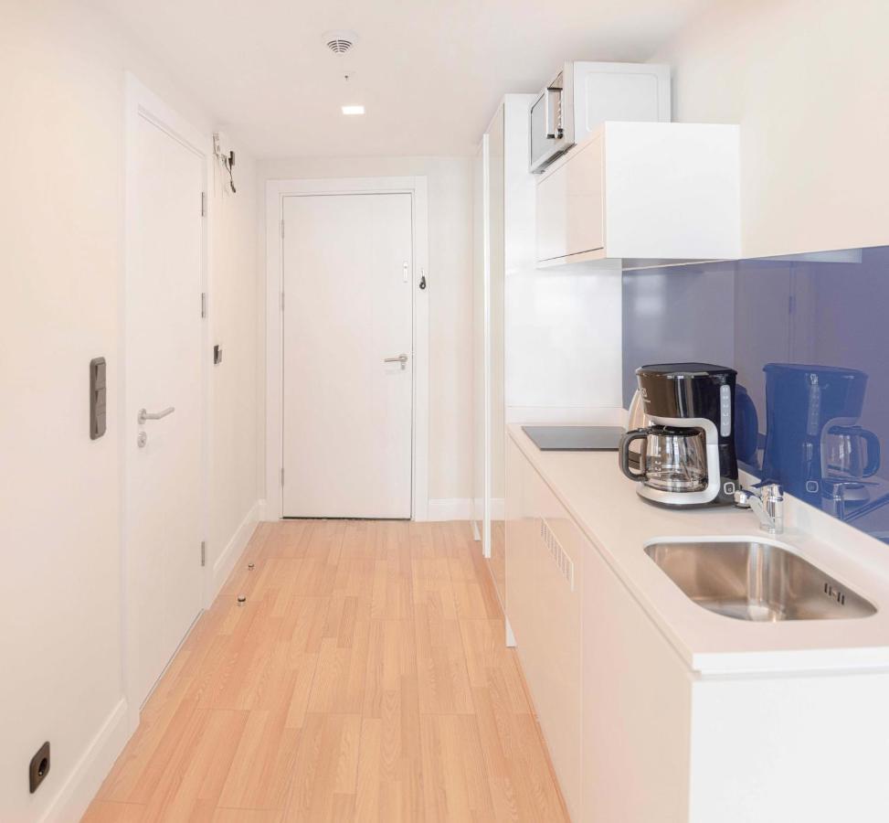 Stylish In Orbi City With Sea View Apartament